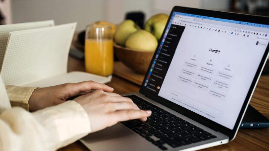 美国读大学论文被指控用AI写的该怎么办