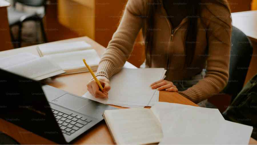 朴茨茅斯大学国际领导力与商务沟通硕士毕业论文辅导全解析