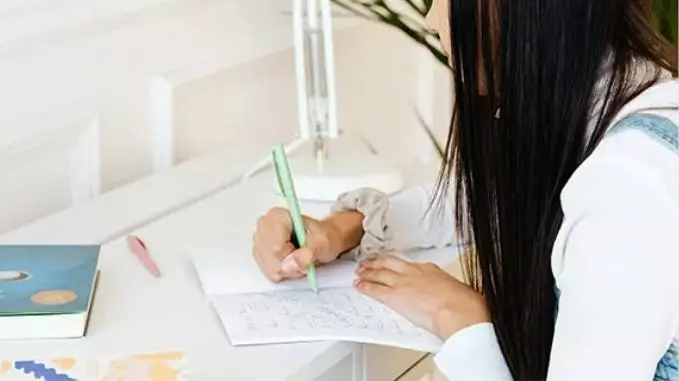 英国广播制作本科课程作业辅导