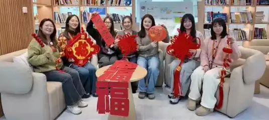 辞旧迎新，共赴新程——海马课堂祝全球留学生新春快乐，学业腾飞！