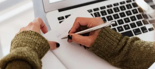 留学生们都是怎么开始写英语论文的呢？