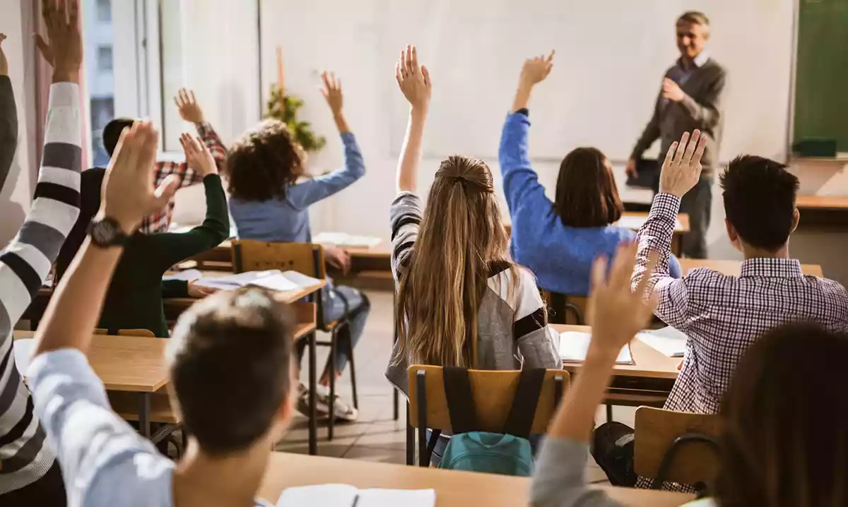 不是送到名校就稳了：一位辅导老师，想对焦虑的准留学生家长说的心里话