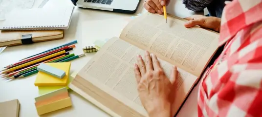 香港大学CHEM2441学习指南：课程内容、难点解析与高效提分方法